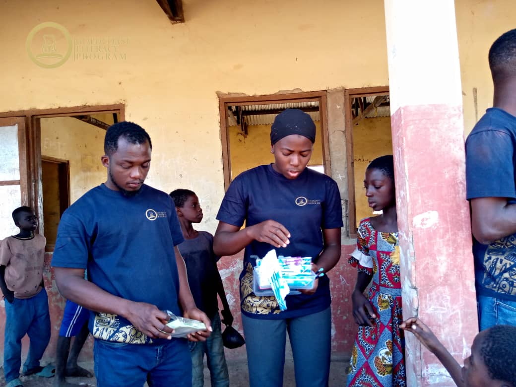 We Love To Smile , Sisaala East Edition